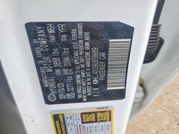 2024 HYUNDAI ELANTRA SE