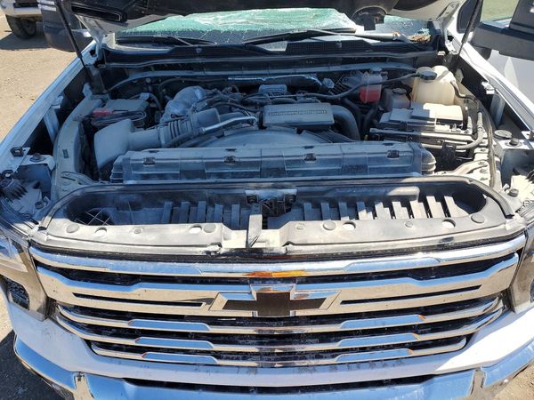 2025 CHEVROLET SILVERADO LTZ — Engine bay