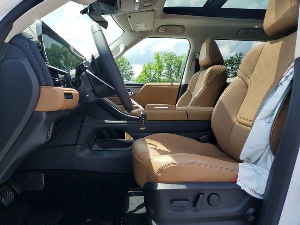 2026 INFINITI QX80 Luxe