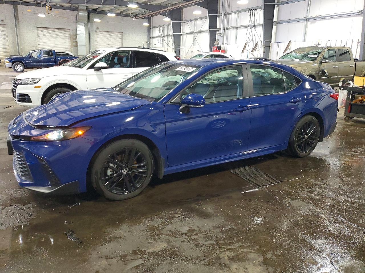 2025 TOYOTA CAMRY — Front 3/4