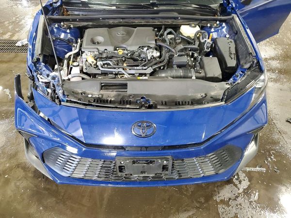 2025 TOYOTA CAMRY — Engine bay