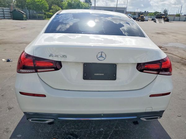 2022 MERCEDES-BENZ A A220