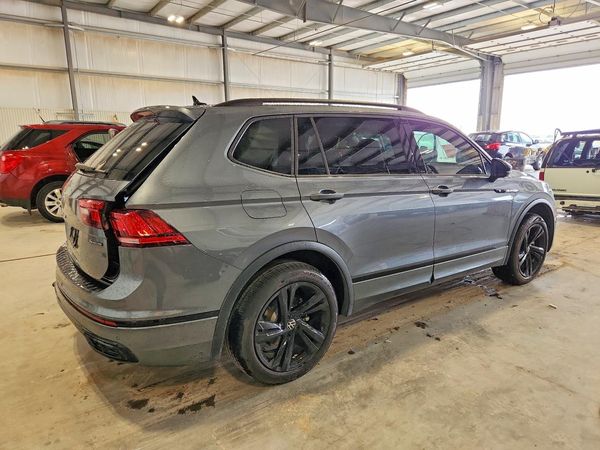 2024 VOLKSWAGEN TIGUAN 4Motion SE R-Line Black
