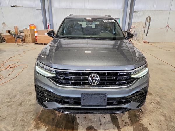 2024 VOLKSWAGEN TIGUAN 4Motion SE R-Line Black