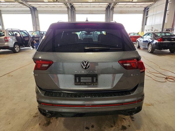 2024 VOLKSWAGEN TIGUAN 4Motion SE R-Line Black