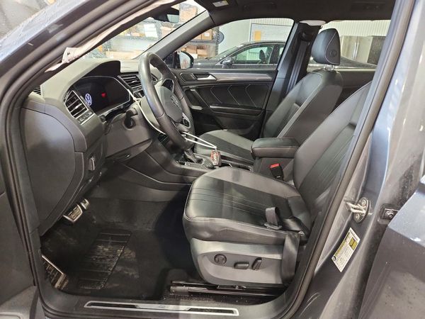 2024 VOLKSWAGEN TIGUAN 4Motion SE R-Line Black