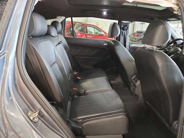2024 VOLKSWAGEN TIGUAN 4Motion SE R-Line Black