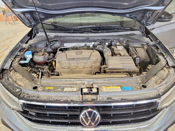 2024 VOLKSWAGEN TIGUAN 4Motion SE R-Line Black