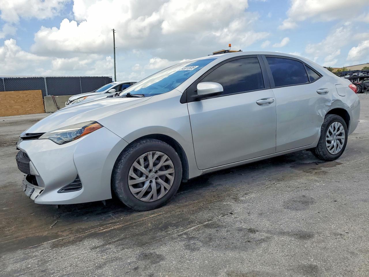 2019 TOYOTA COROLLA