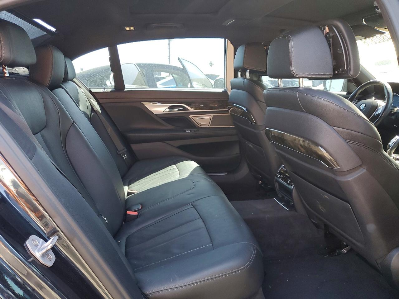 2018 BMW 740 xDrive