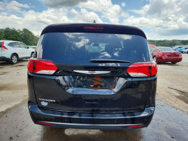 2025 CHRYSLER VOYAGER LX