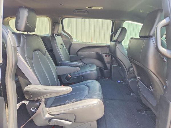 2025 CHRYSLER VOYAGER LX