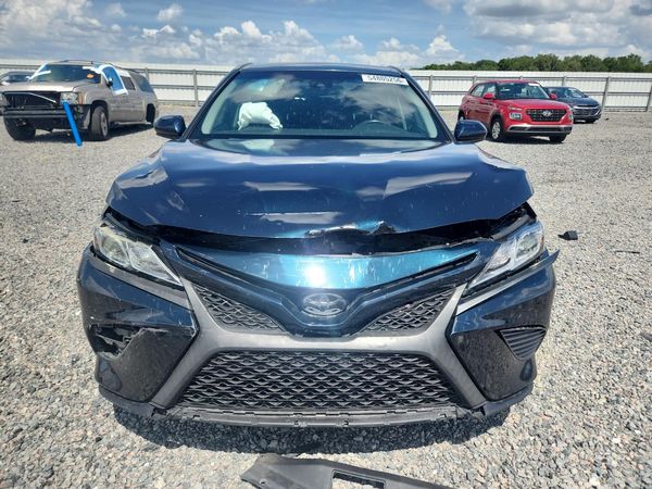 2018 TOYOTA CAMRY