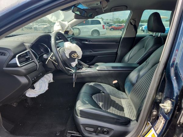 2018 TOYOTA CAMRY