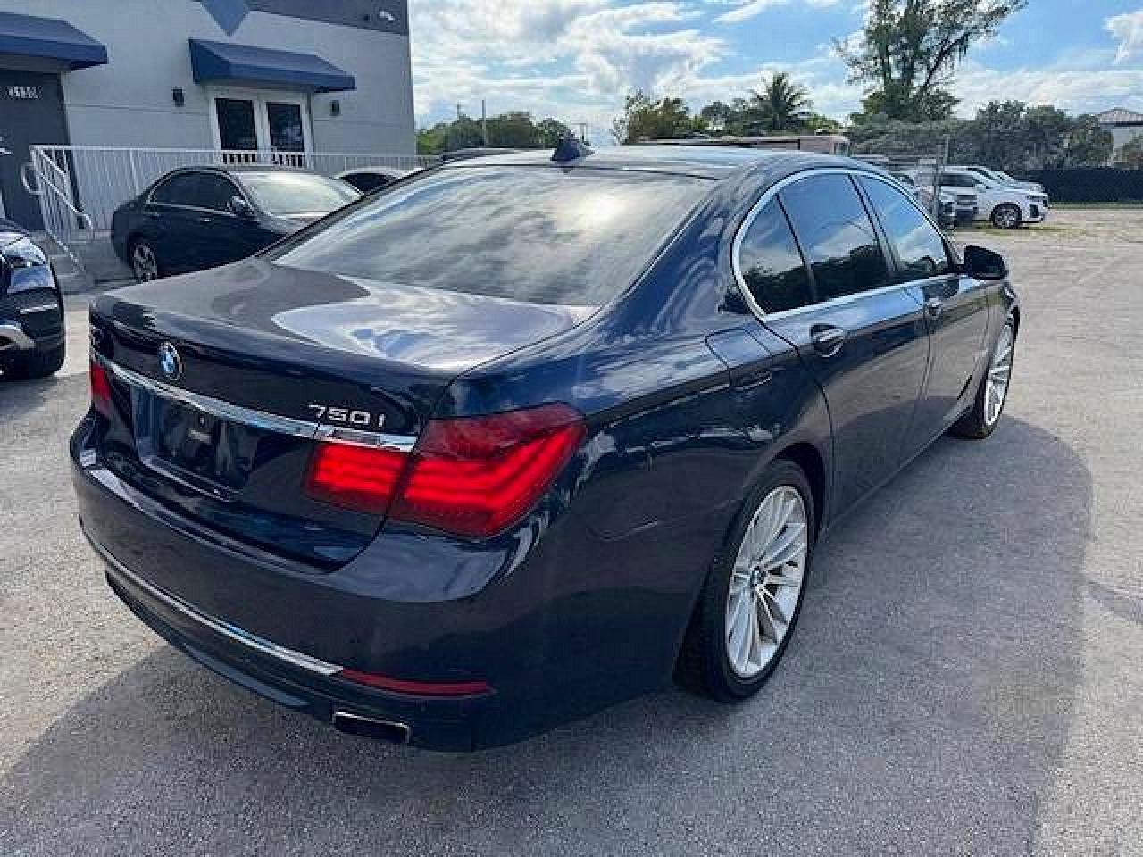 2015 BMW 750