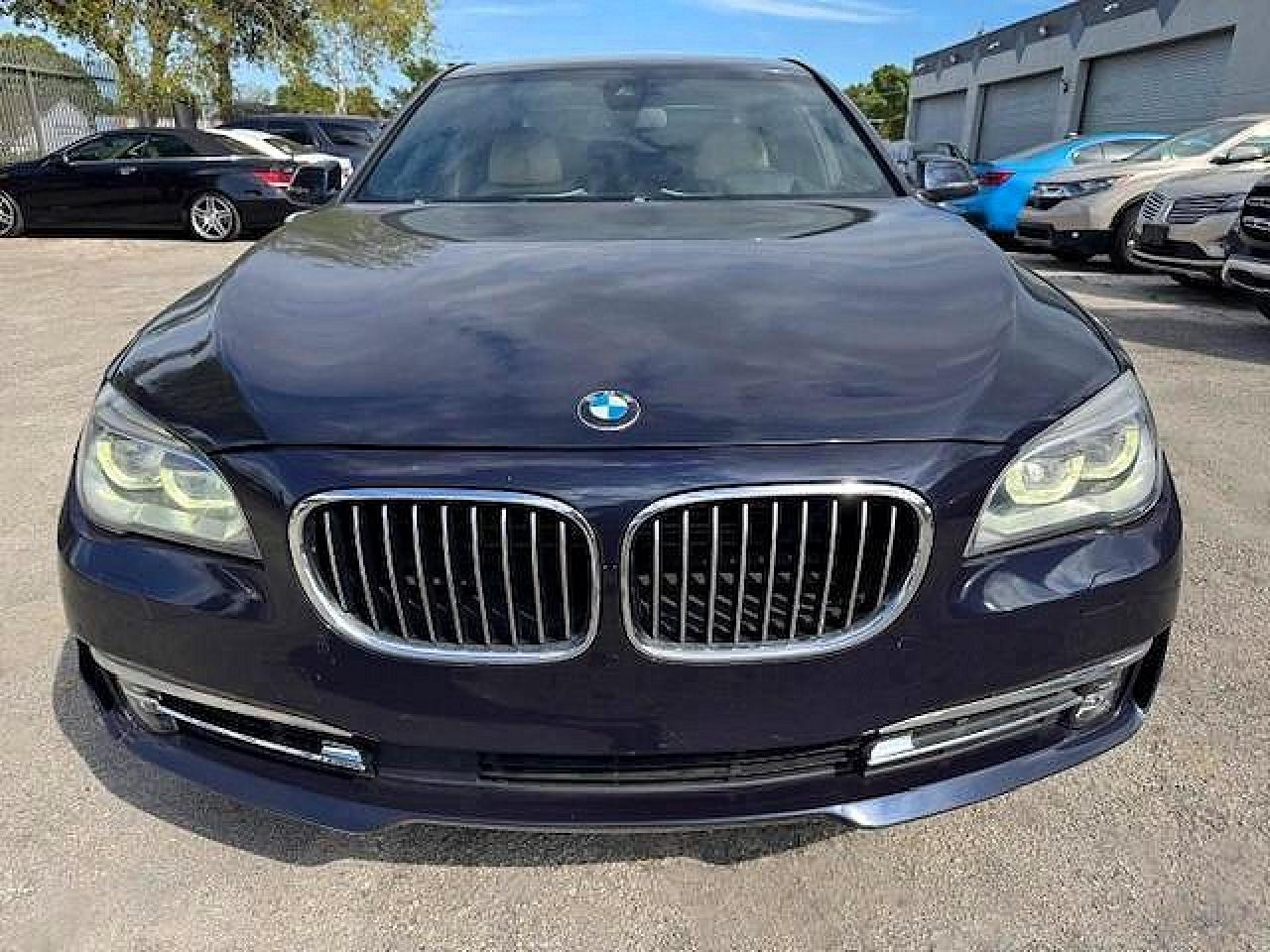 2015 BMW 750