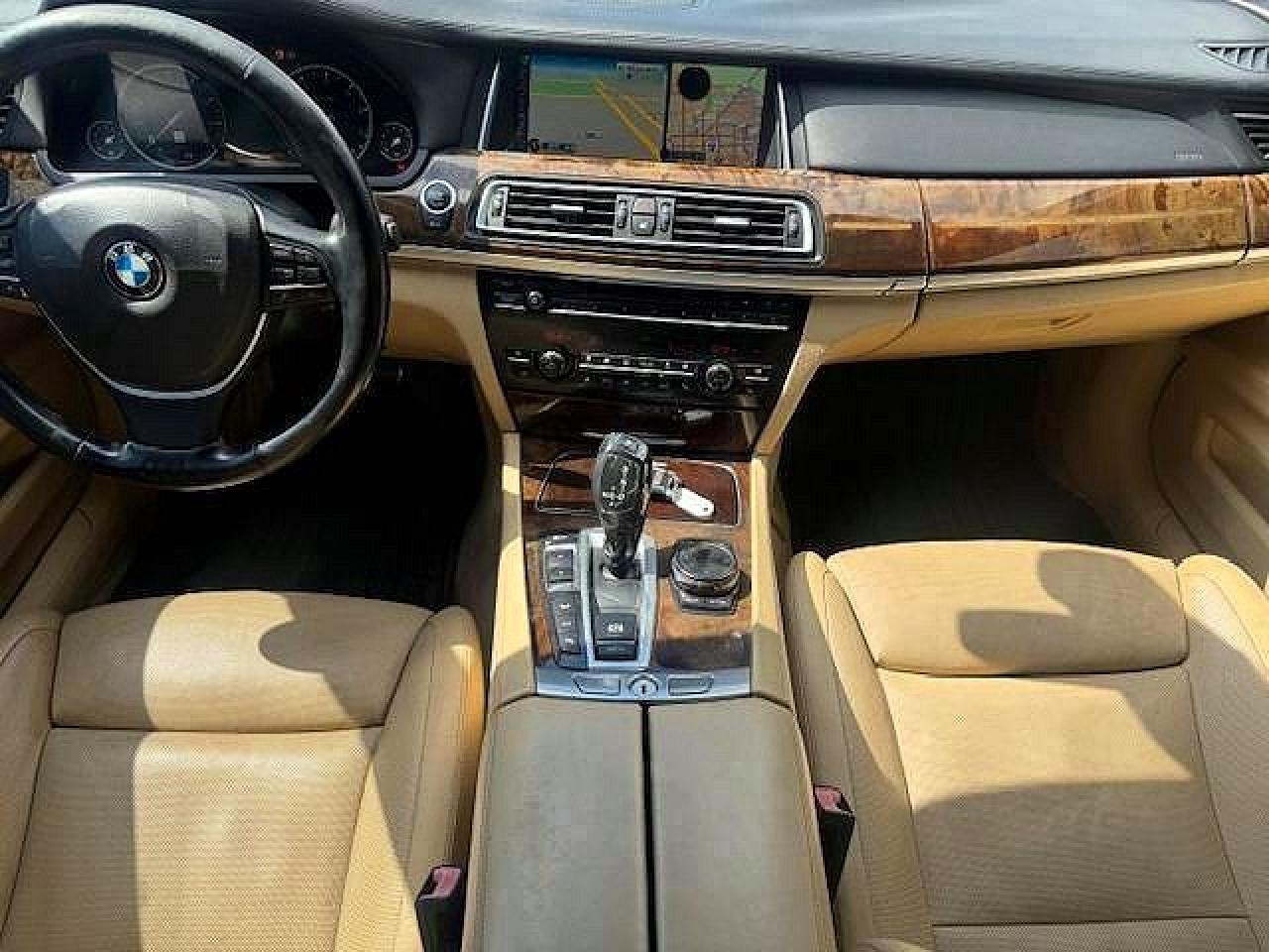 2015 BMW 750