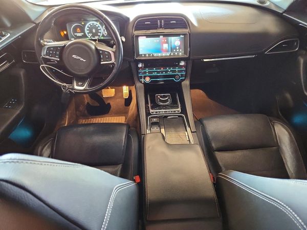 2018 JAGUAR F-PACE First Edition