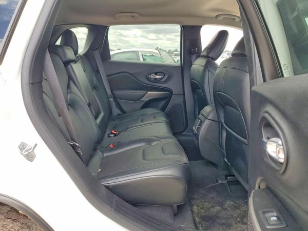 2022 JEEP CHEROKEE LATITUDE LUX 4X2