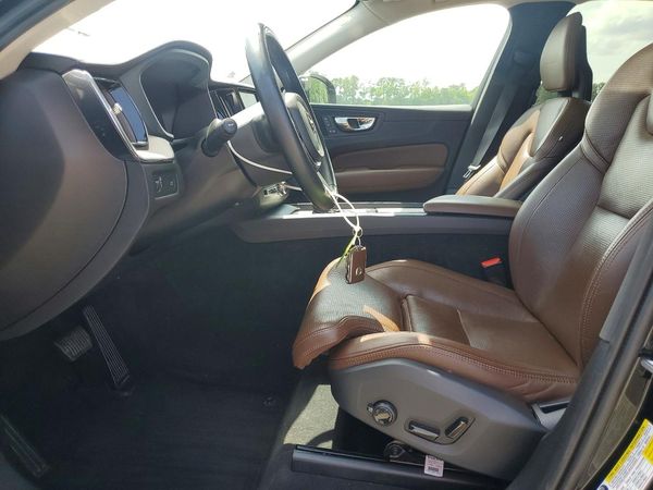 2018 VOLVO XC60 Inscription