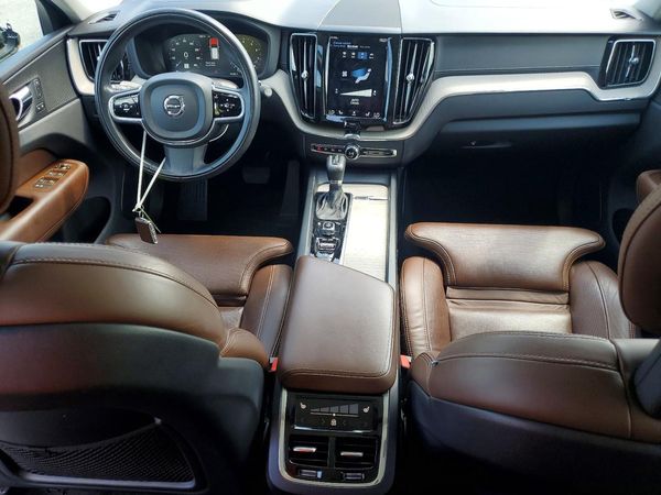 2018 VOLVO XC60 Inscription