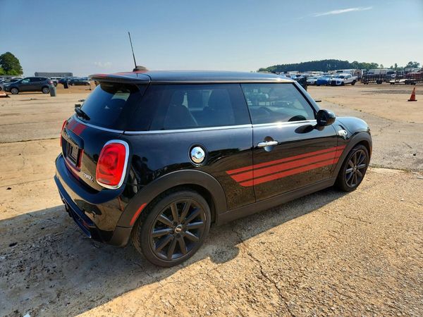 2017 MINI COOPER