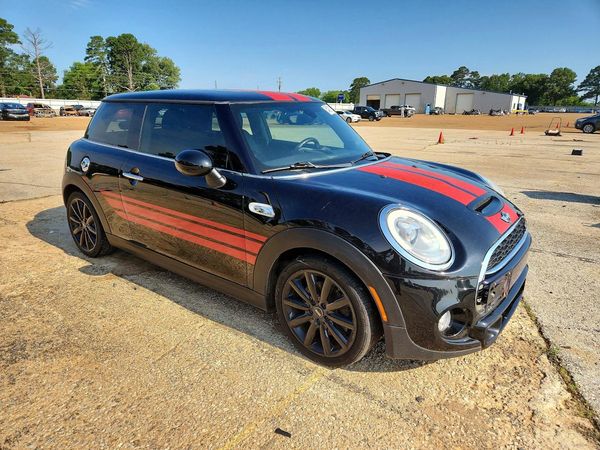 2017 MINI COOPER