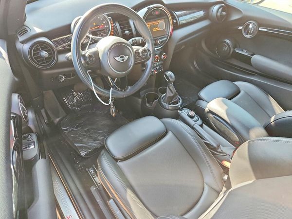 2017 MINI COOPER