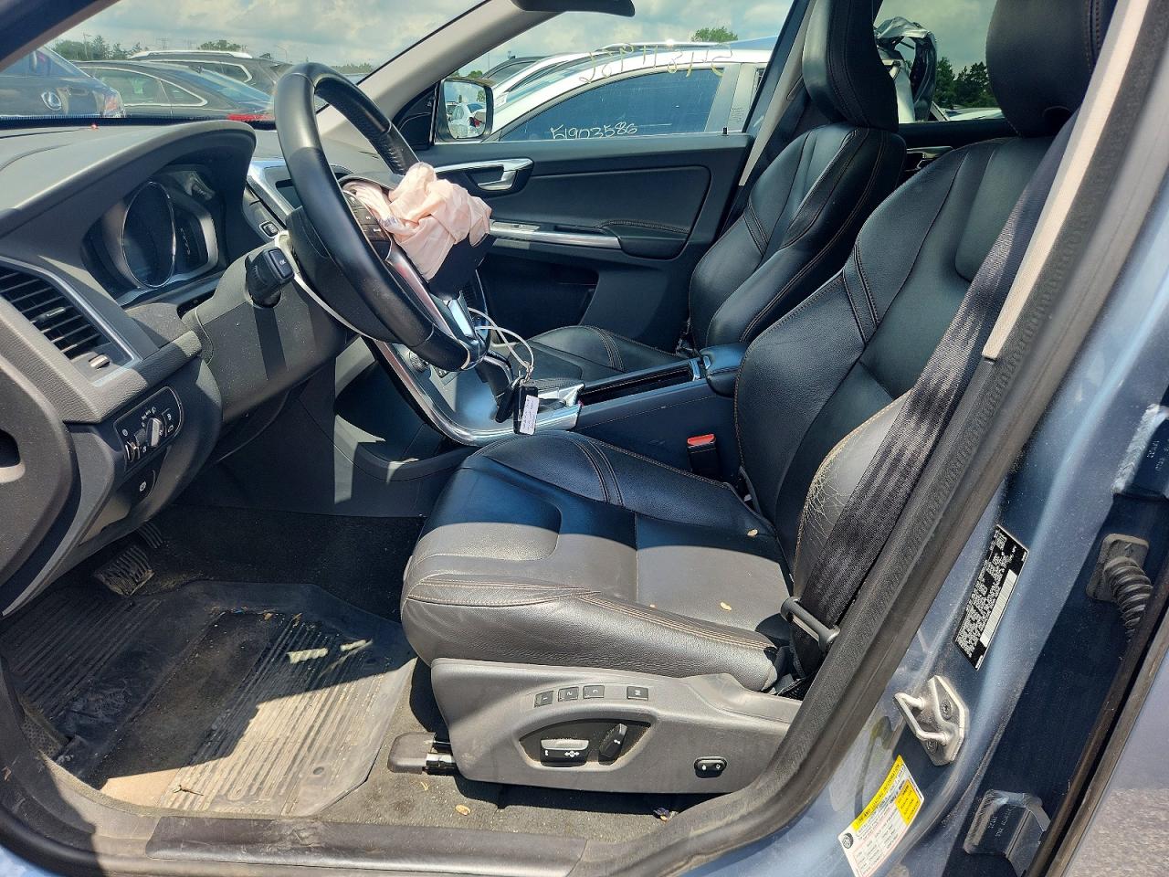 2017 VOLVO XC60 Dynamic