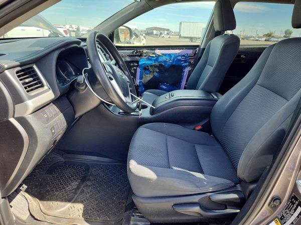 2019 TOYOTA HIGHLANDER LE/LE Plus
