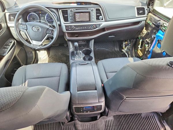 2019 TOYOTA HIGHLANDER LE/LE Plus