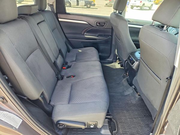 2019 TOYOTA HIGHLANDER LE/LE Plus