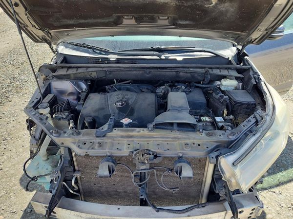 2019 TOYOTA HIGHLANDER LE/LE Plus