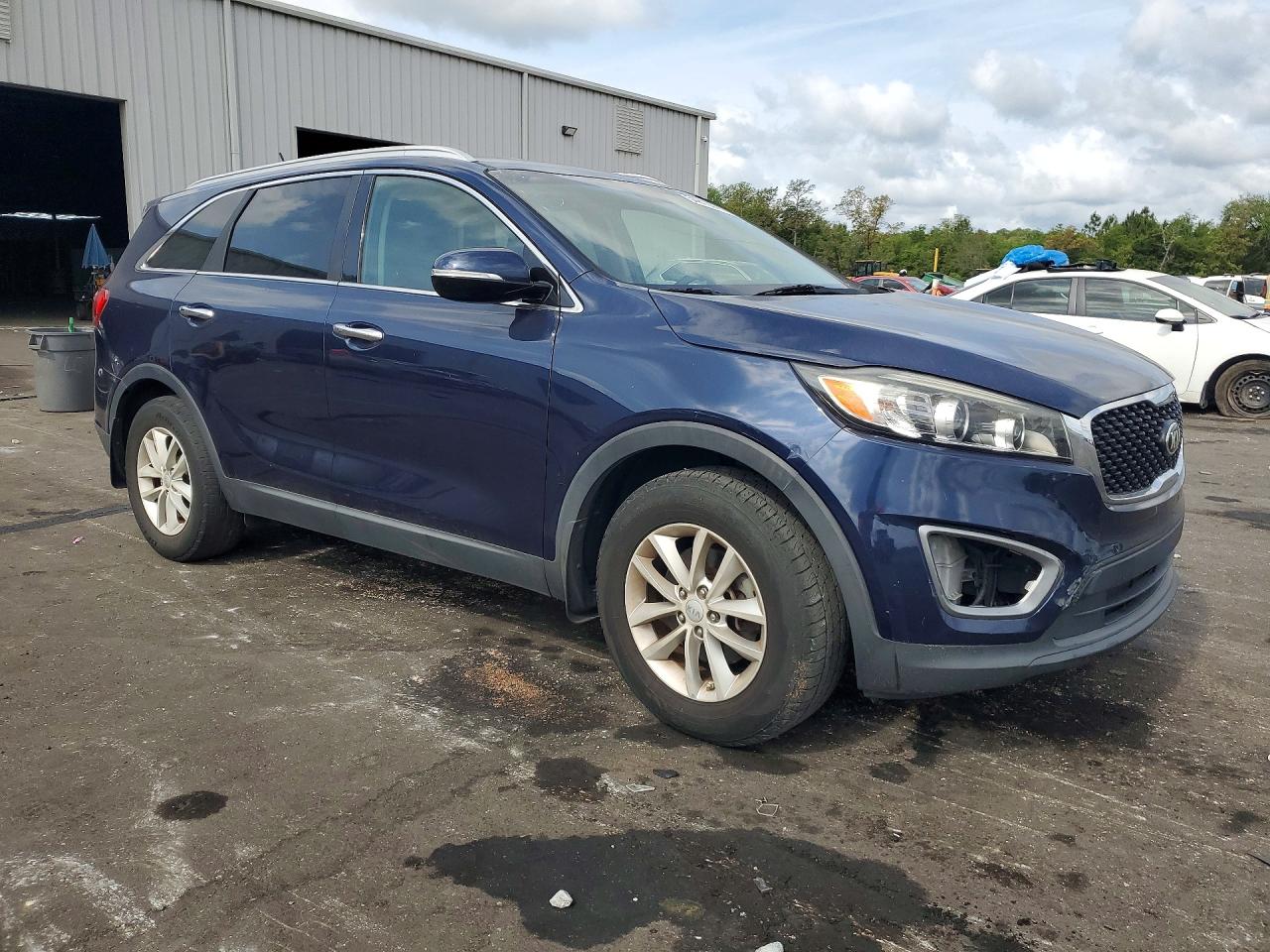 2016 KIA SORENTO L / LX