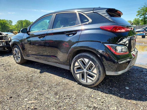 2022 HYUNDAI KONA SEL Convenience Pkg