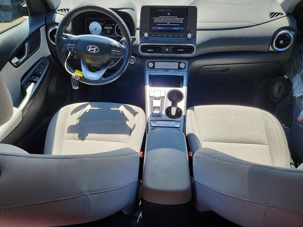 2022 HYUNDAI KONA SEL Convenience Pkg