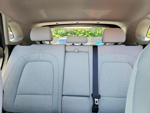 2022 HYUNDAI KONA SEL Convenience Pkg