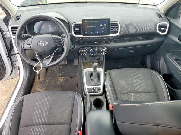 2026 HYUNDAI VENUE SEL, SEL w/ 2-Tone Roof