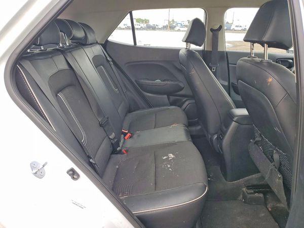 2026 HYUNDAI VENUE SEL, SEL w/ 2-Tone Roof