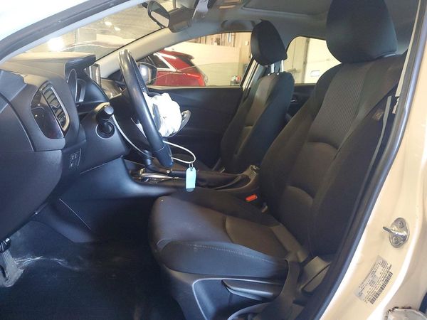2015 MAZDA 3 Touring/GS
