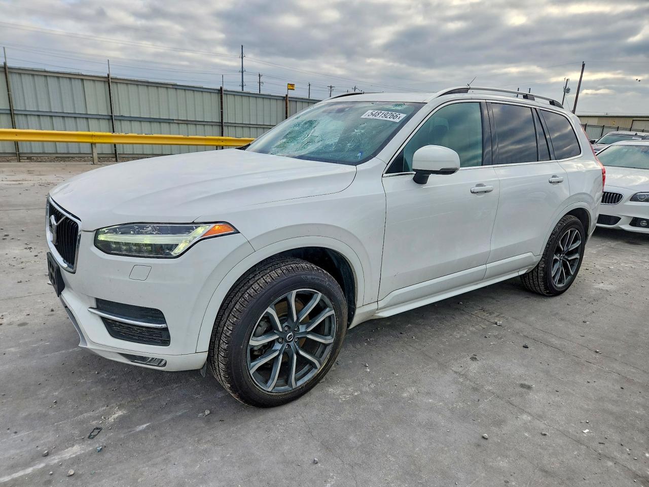 2018 VOLVO XC90 Momentum