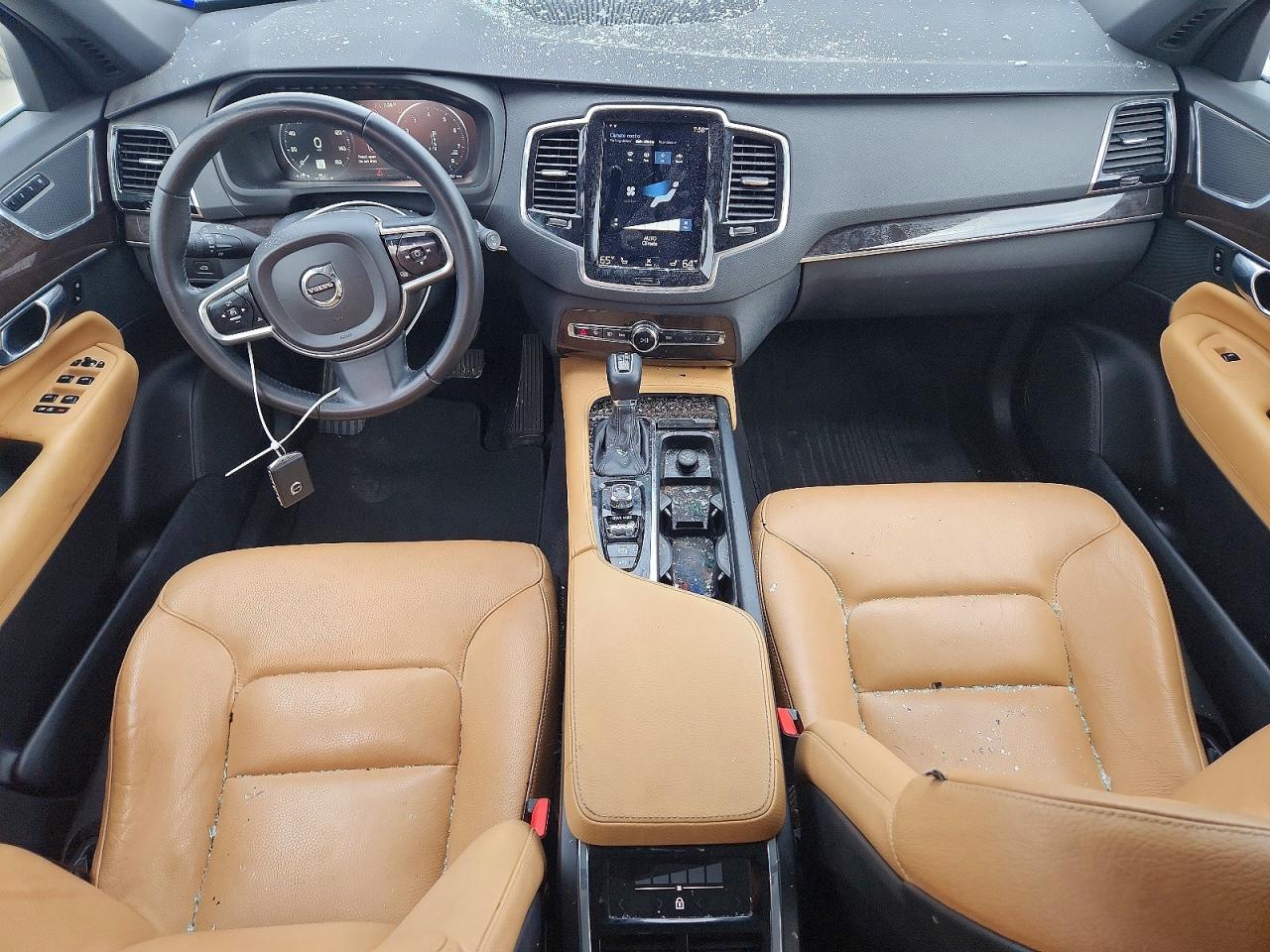 2018 VOLVO XC90 Momentum