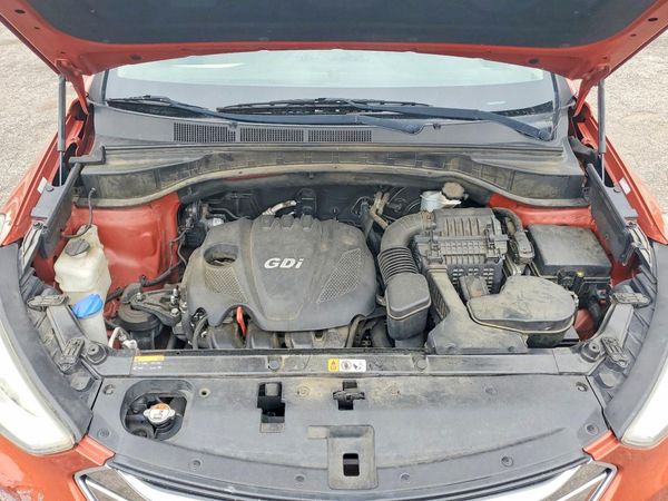 2016 HYUNDAI SANTA FE — Engine bay