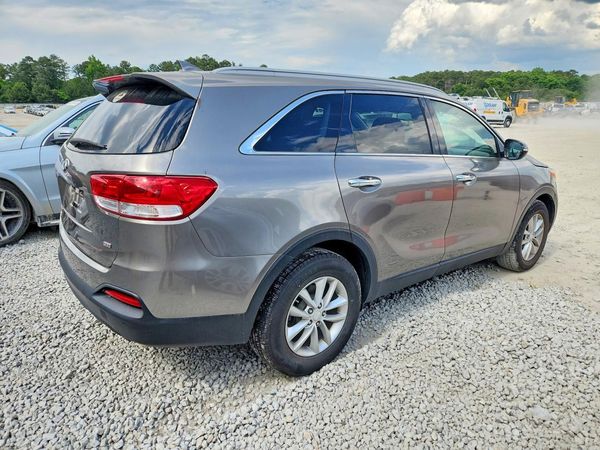 2016 KIA SORENTO L / LX