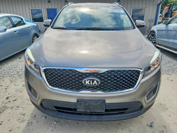 2016 KIA SORENTO L / LX