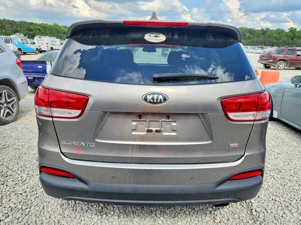 2016 KIA SORENTO L / LX