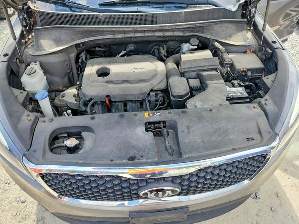 2016 KIA SORENTO L / LX