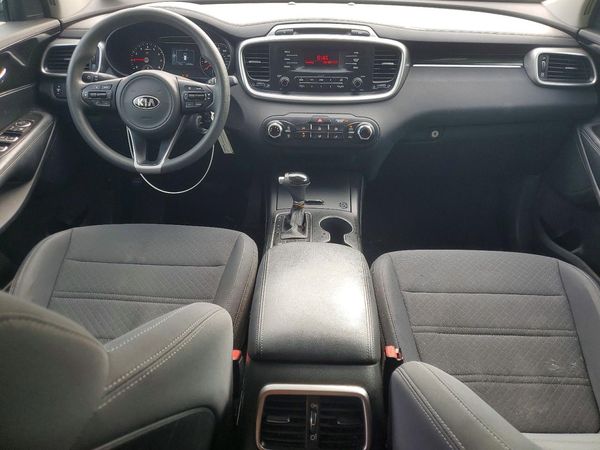2017 KIA SORENTO L, LX