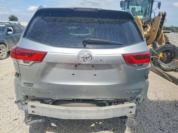 2019 TOYOTA HIGHLANDER SE/XLE
