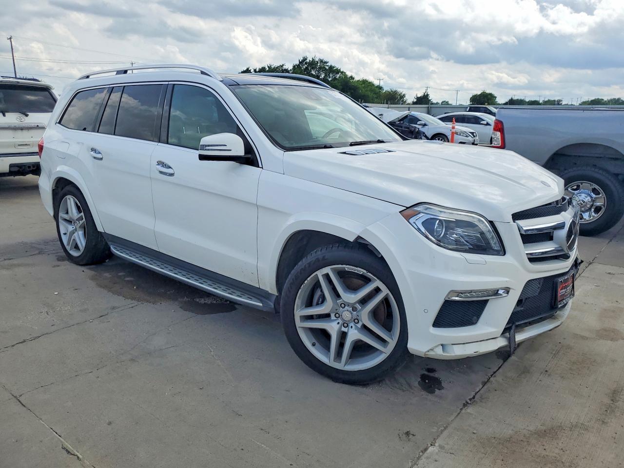 2016 MERCEDES-BENZ GL GL550-4M